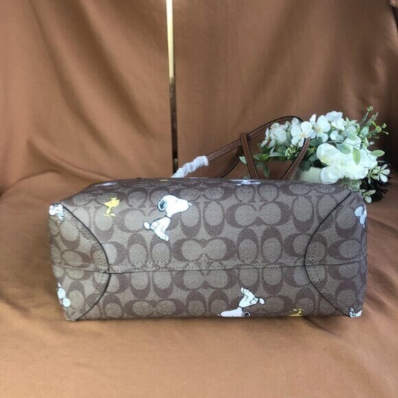 👜Coach Snoopy city Tote CF166 - Picture 4 of 6